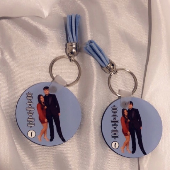Matching Couples Scannable Keychains | Love Song Custom Valentine’s Day Gift - Picture 2 of 4